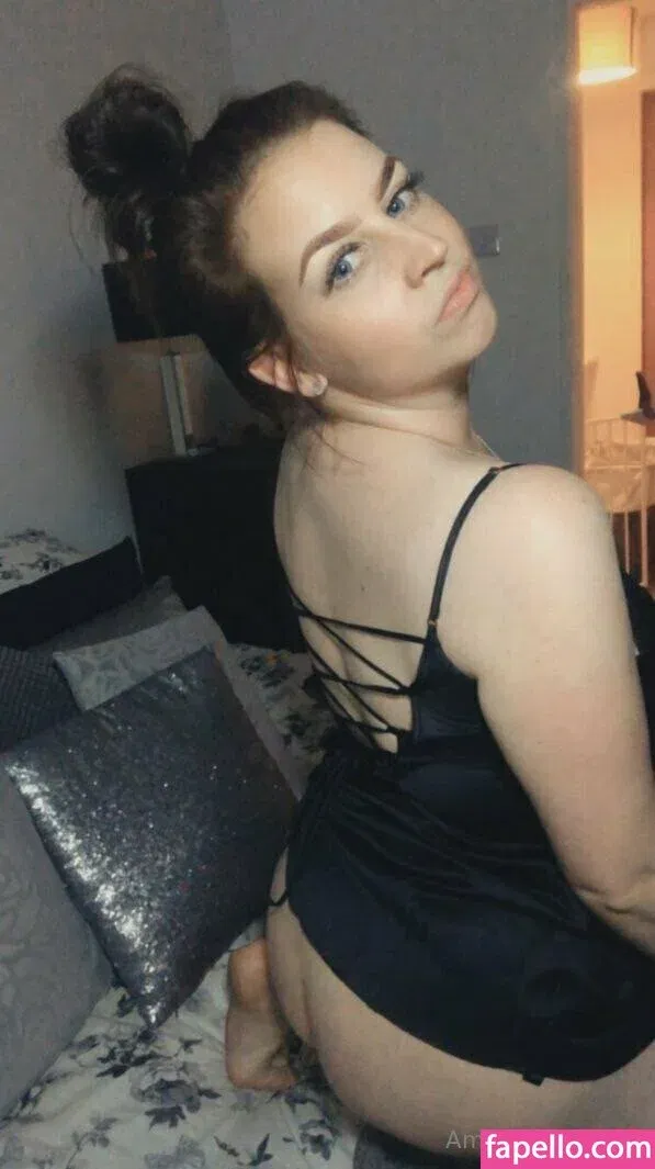 amy-yasmine Onlyfans Photo Gallery 