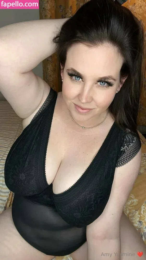 amy-yasmine Onlyfans Photo Gallery 