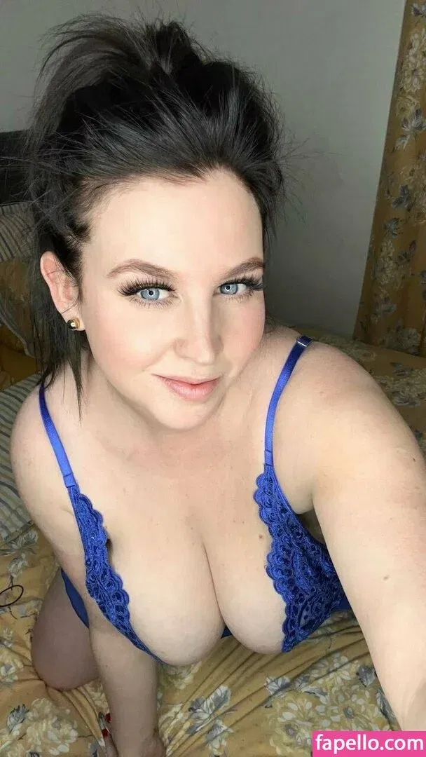 amy-yasmine Onlyfans Photo Gallery 