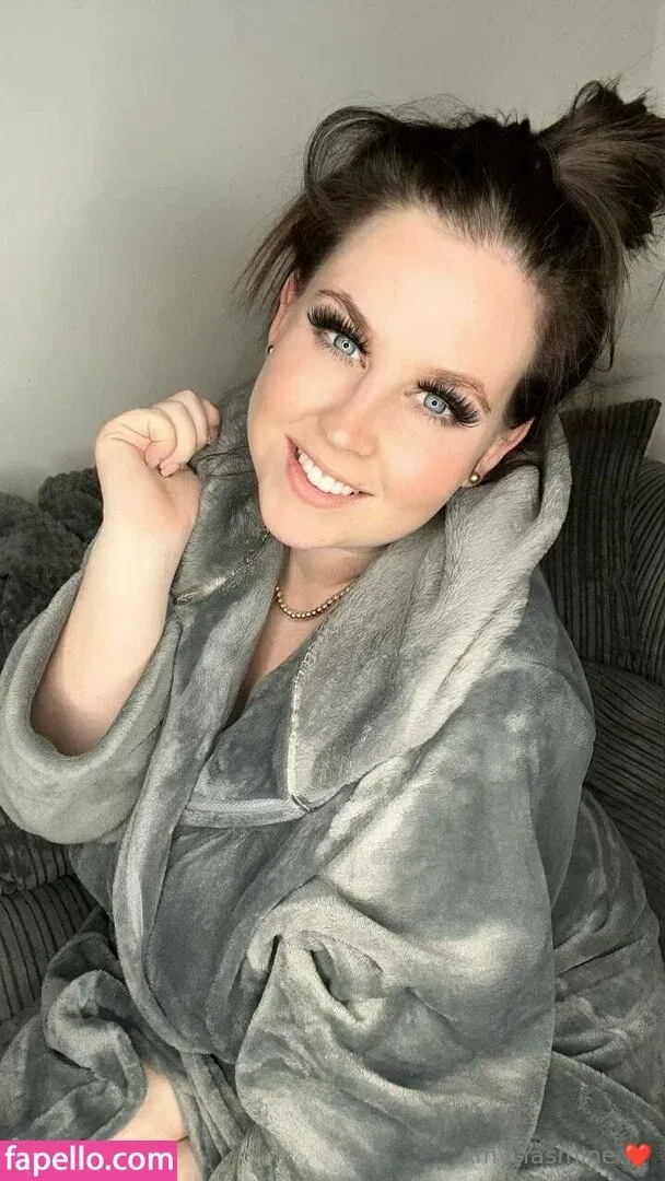 amy-yasmine Onlyfans Photo Gallery 