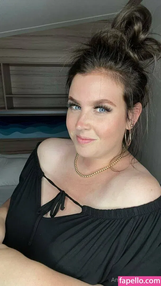 amy-yasmine Onlyfans Photo Gallery 