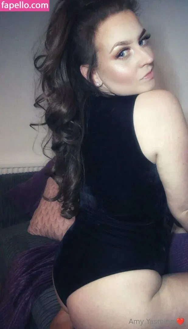amy-yasmine Onlyfans Photo Gallery 
