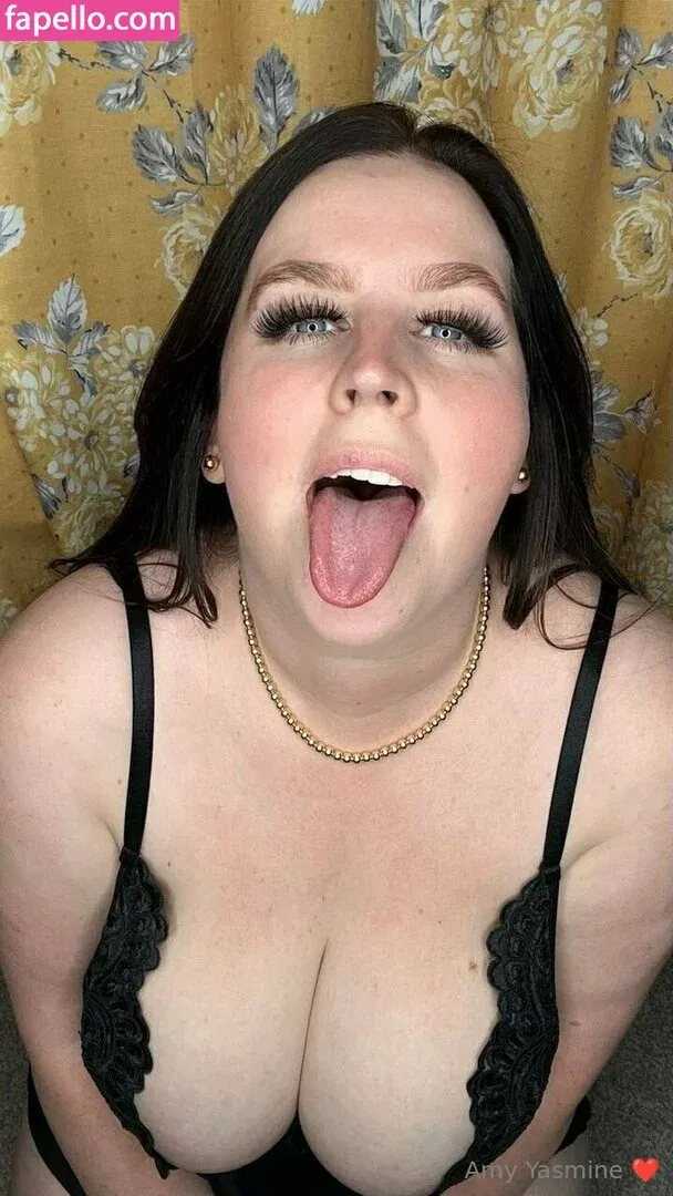 amy-yasmine Onlyfans Photo Gallery 