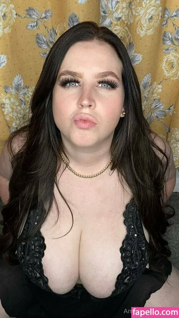 amy-yasmine Onlyfans Photo Gallery 