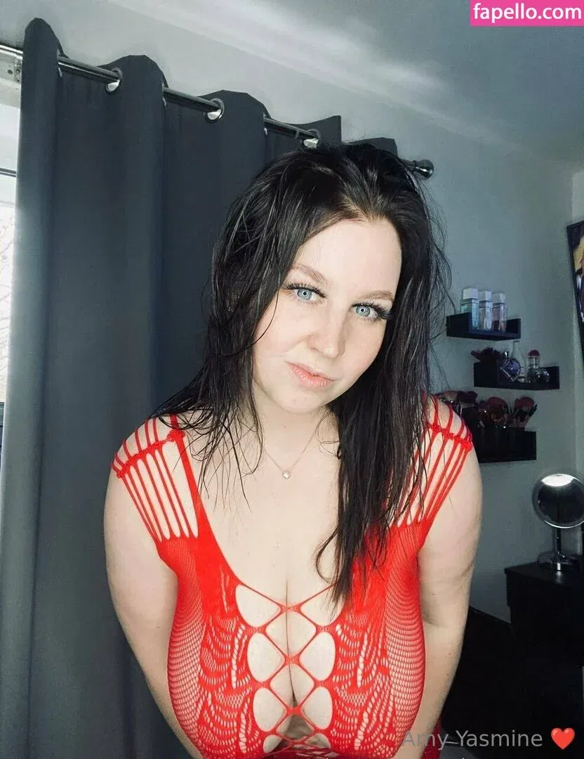amy-yasmine Onlyfans Photo Gallery 