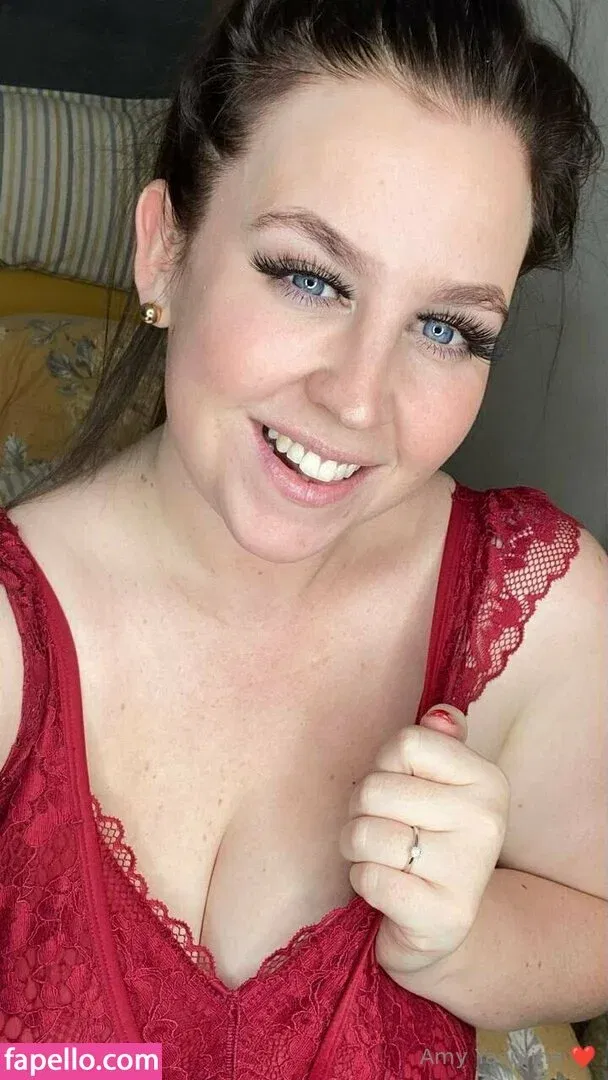 amy-yasmine Onlyfans Photo Gallery 