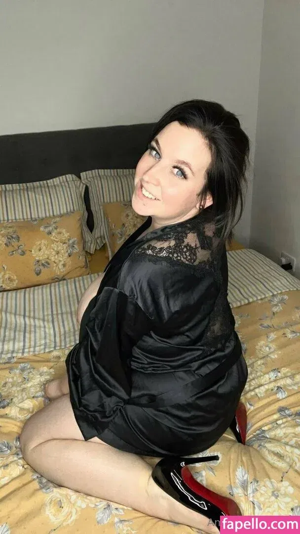 amy-yasmine Onlyfans Photo Gallery 