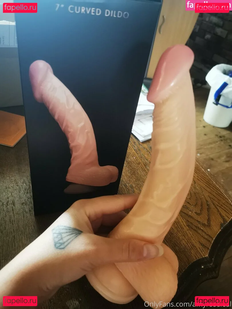 amyroseleal Onlyfans Photo Gallery 