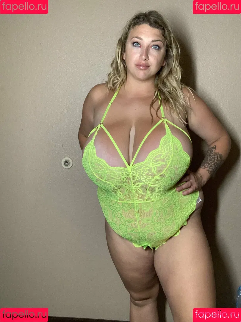 cambriacurves Onlyfans Photo Gallery 