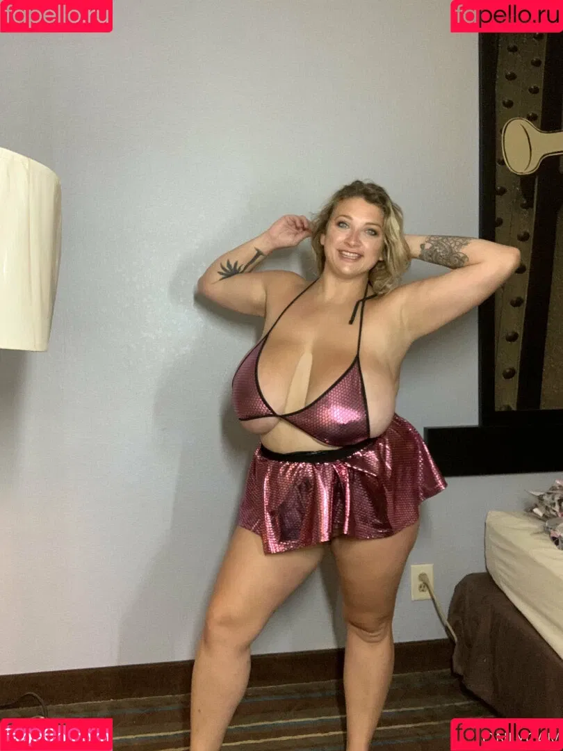 cambriacurves Onlyfans Photo Gallery 