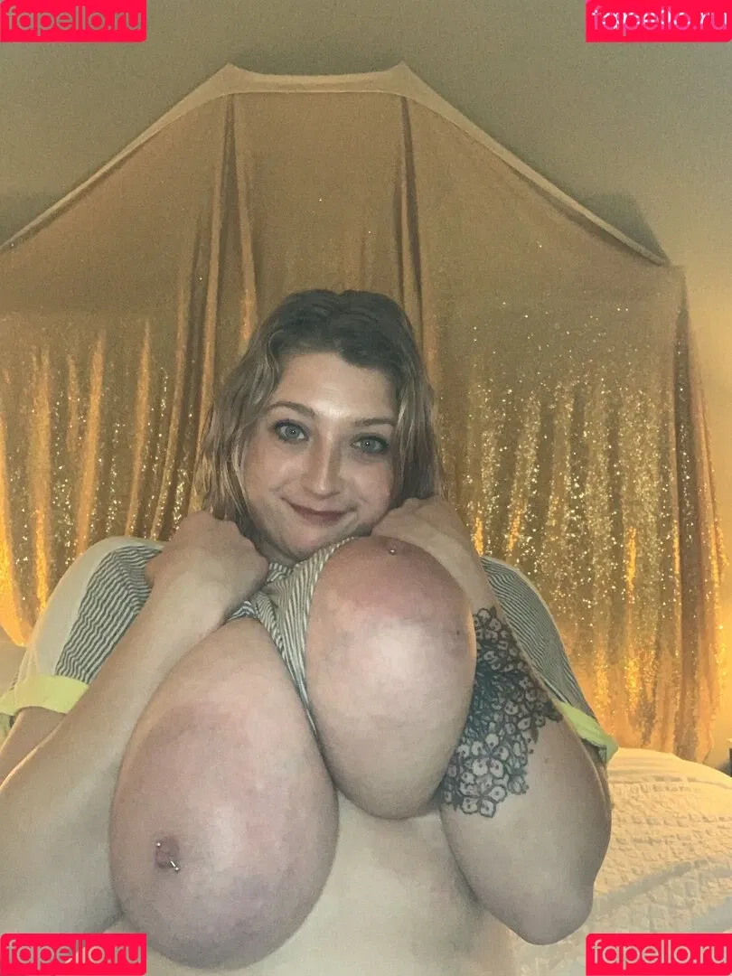 cambriacurves Onlyfans Photo Gallery 