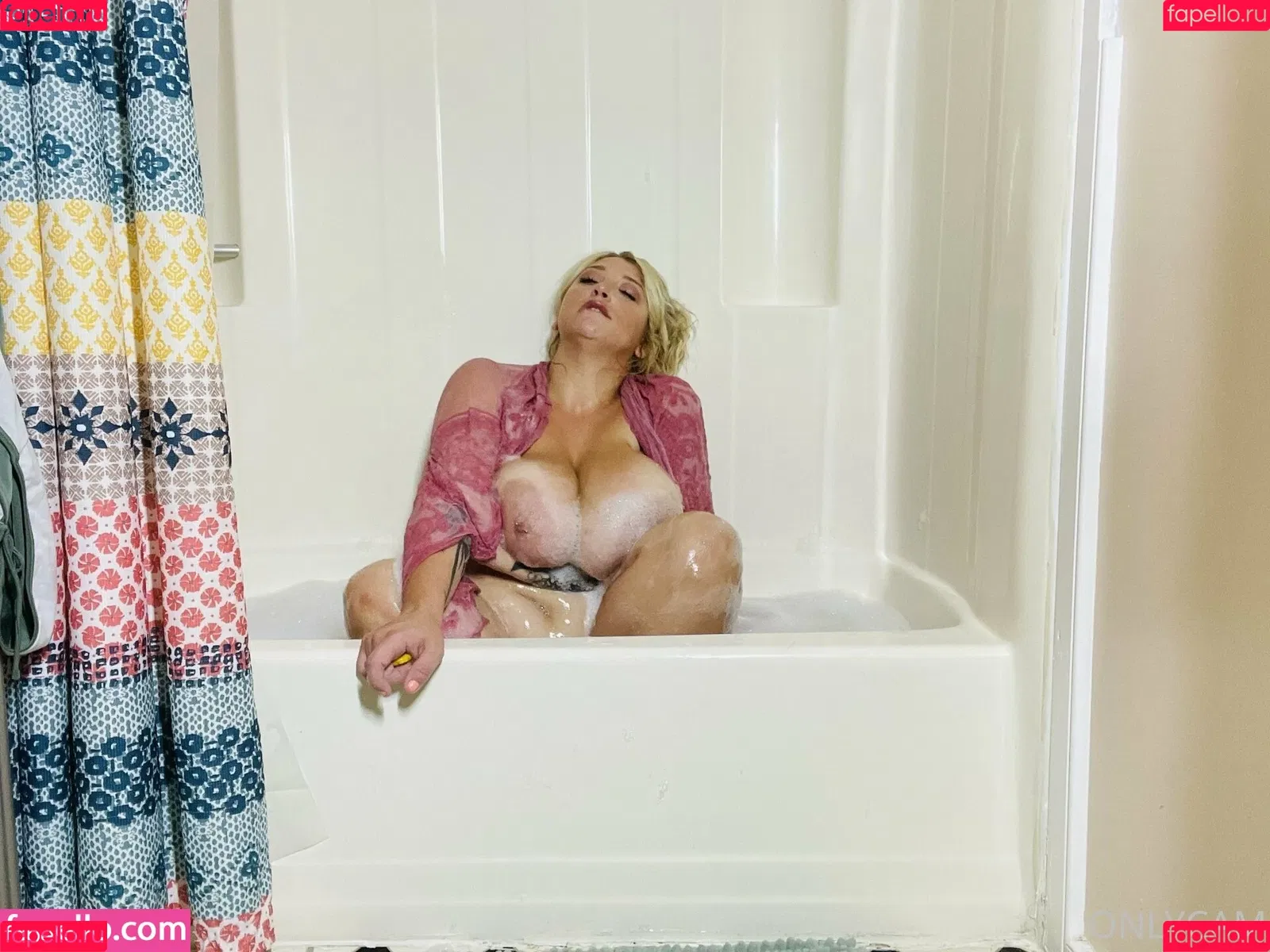 cambriacurves Onlyfans Photo Gallery 