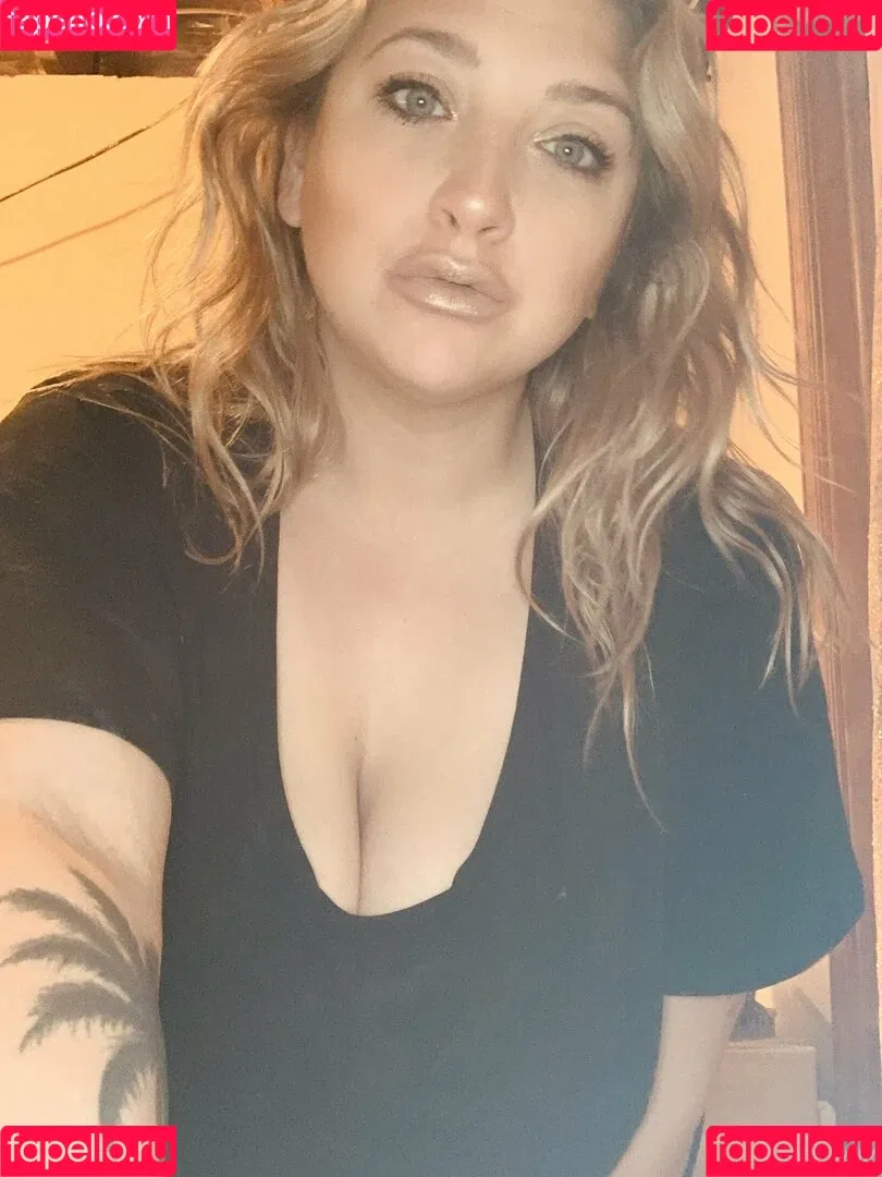 cambriacurves Onlyfans Photo Gallery 