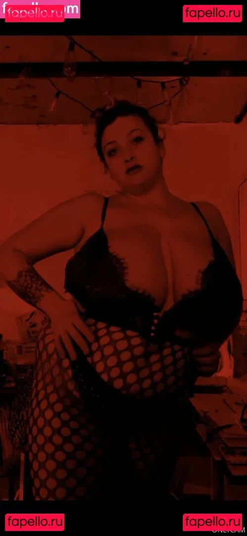 cambriacurves Onlyfans Photo Gallery 