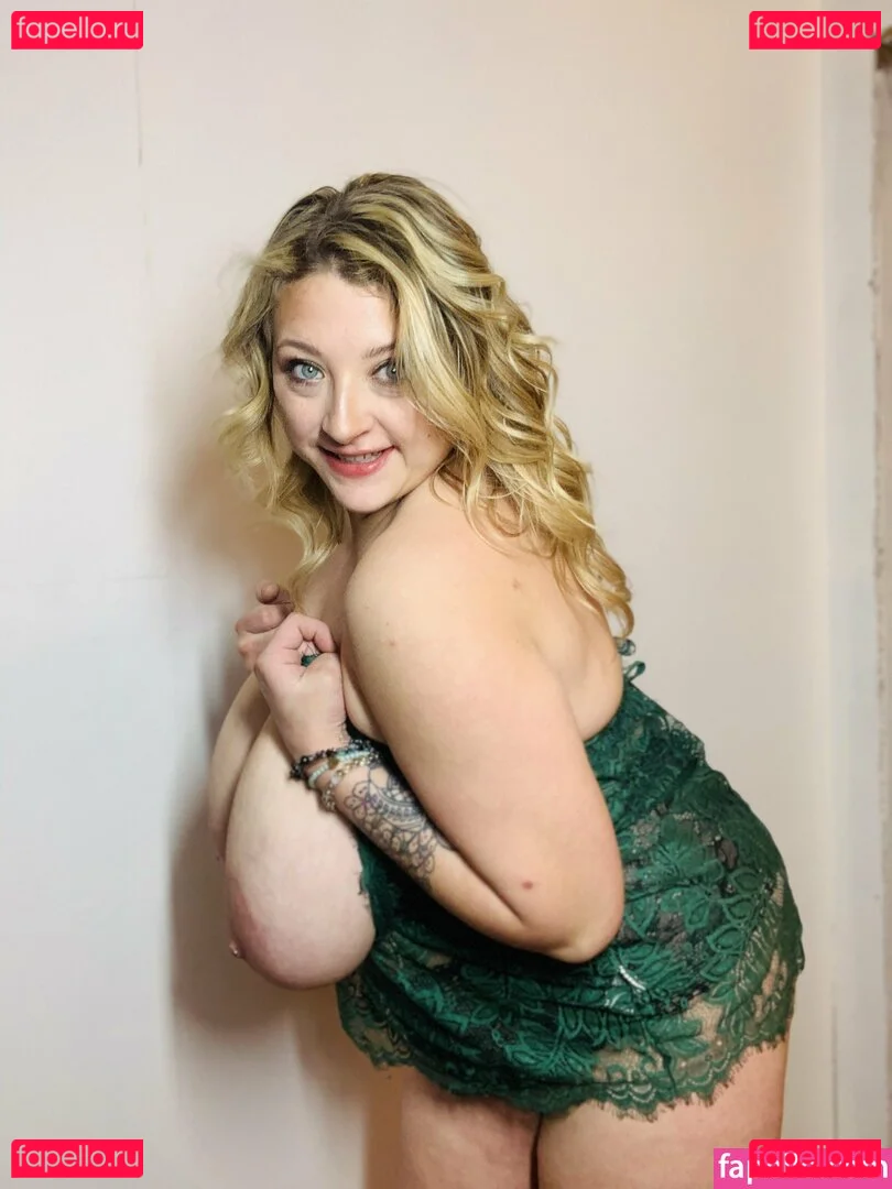 cambriacurves Onlyfans Photo Gallery 