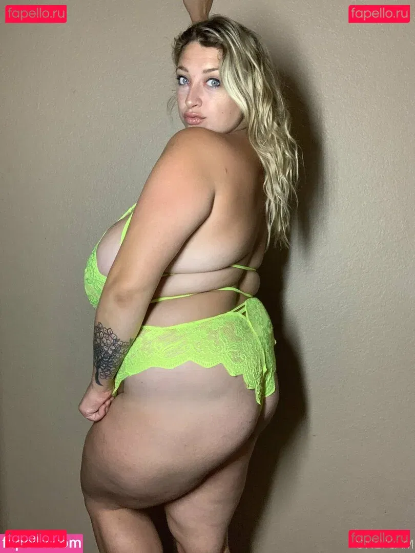 cambriacurves Onlyfans Photo Gallery 