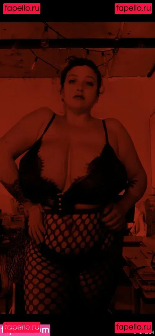 cambriacurves Onlyfans Photo Gallery 