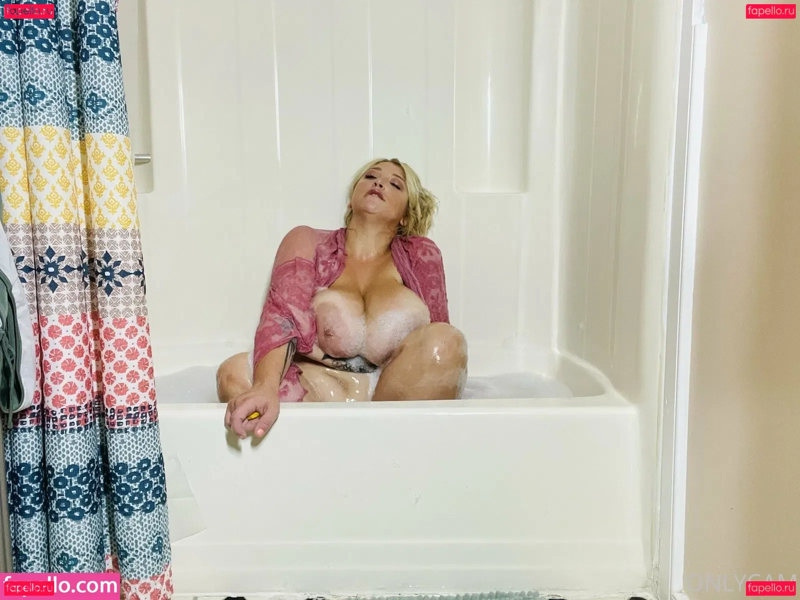 cambriacurves Onlyfans Photo Gallery 