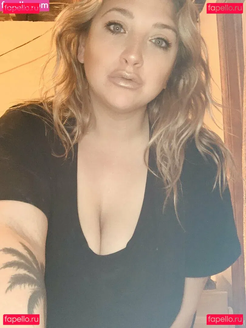 cambriacurves Onlyfans Photo Gallery 