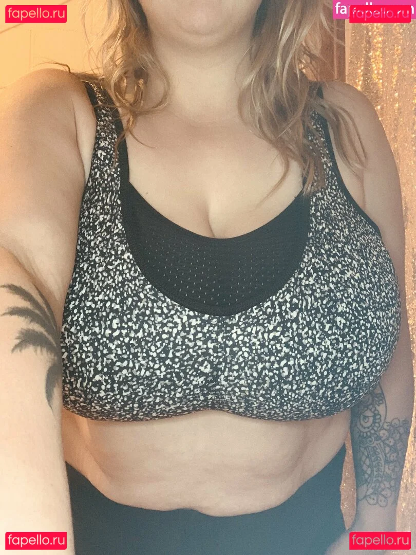 cambriacurves Onlyfans Photo Gallery 