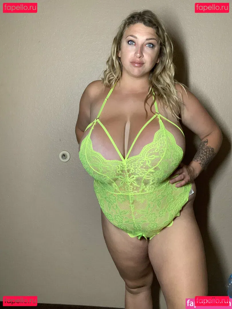 cambriacurves Onlyfans Photo Gallery 