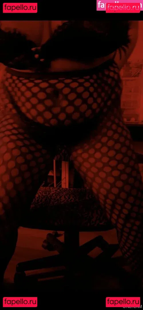 cambriacurves Onlyfans Photo Gallery 