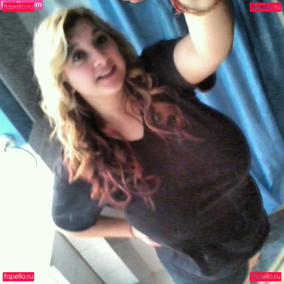 cambriacurves Onlyfans Photo Gallery 