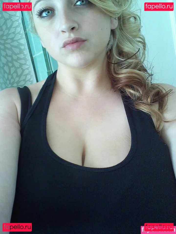 cambriacurves Onlyfans Photo Gallery 