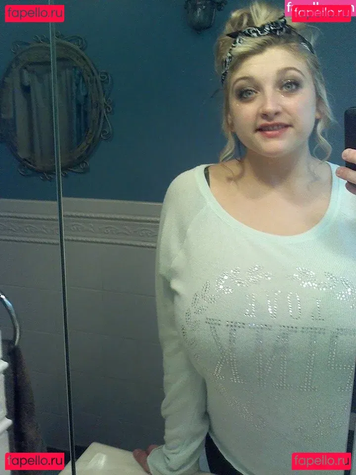 cambriacurves Onlyfans Photo Gallery 