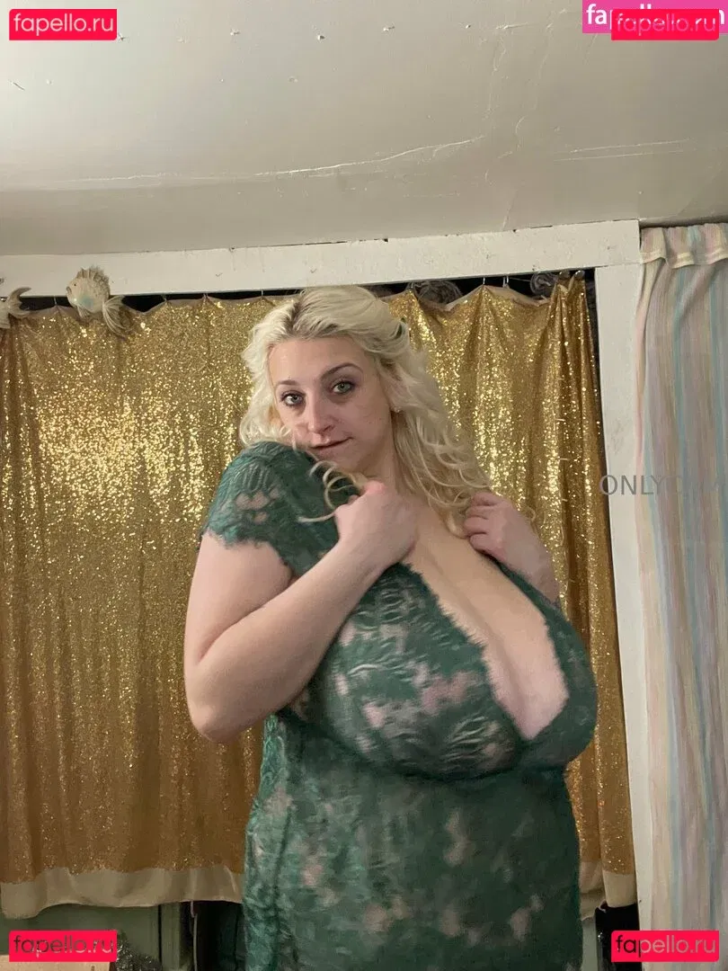 cambriacurves Onlyfans Photo Gallery 