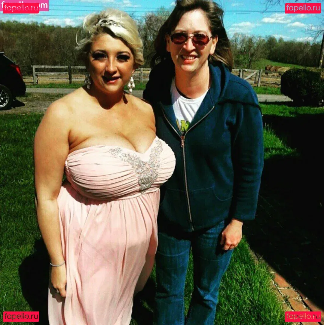 cambriacurves Onlyfans Photo Gallery 