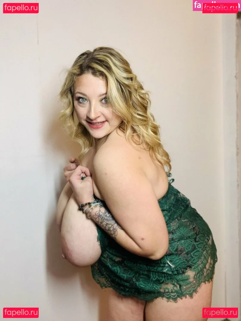 cambriacurves Onlyfans Photo Gallery 