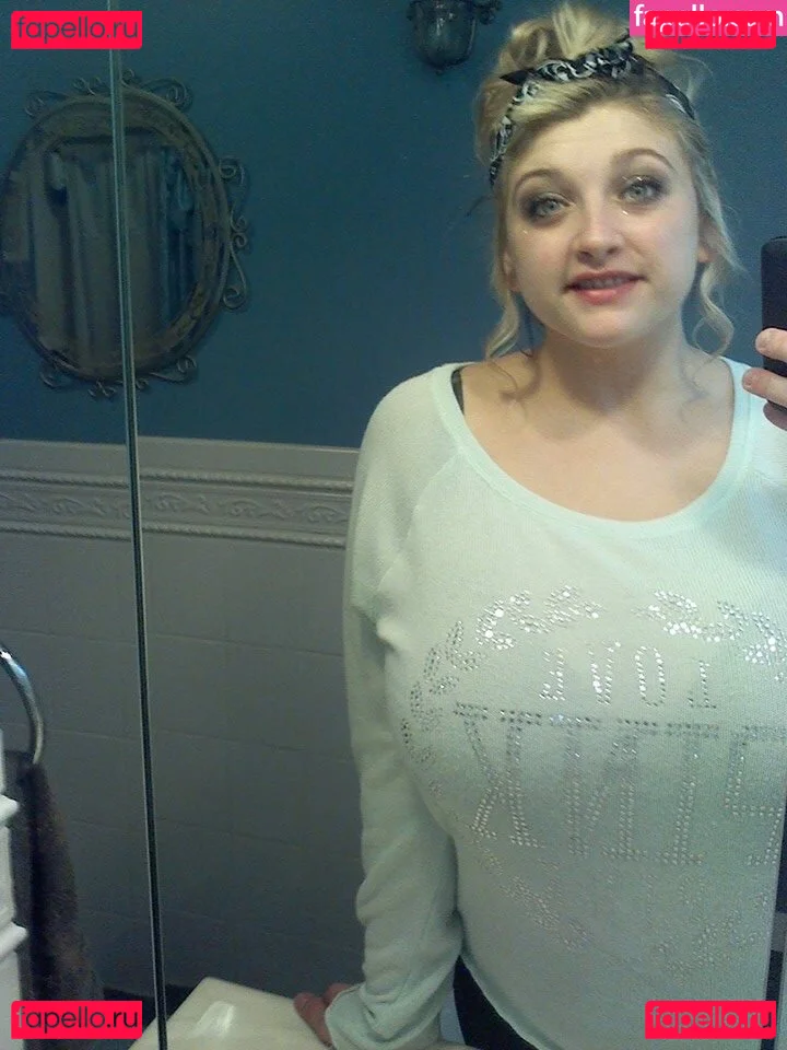 cambriacurves Onlyfans Photo Gallery 