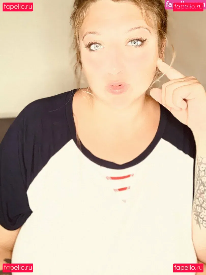 cambriacurves Onlyfans Photo Gallery 