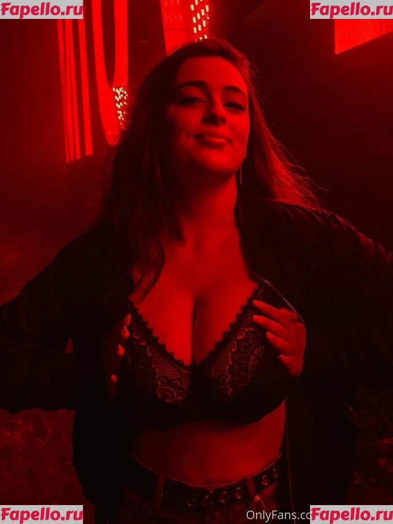 Sarah White Onlyfans Photo Gallery 