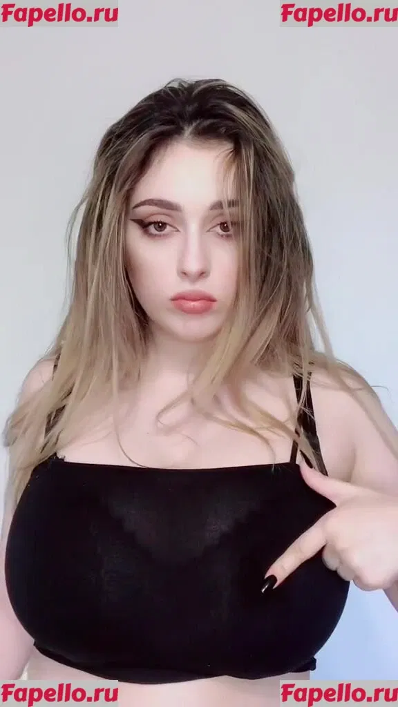 Sarah White Onlyfans Photo Gallery 