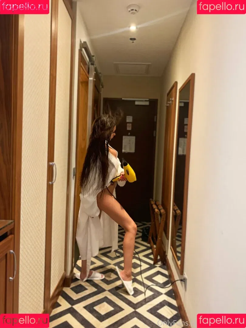 Nika Kissing33_3 Onlyfans Photo Gallery 