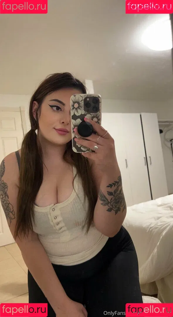 bellaapaigexo Onlyfans Photo Gallery 