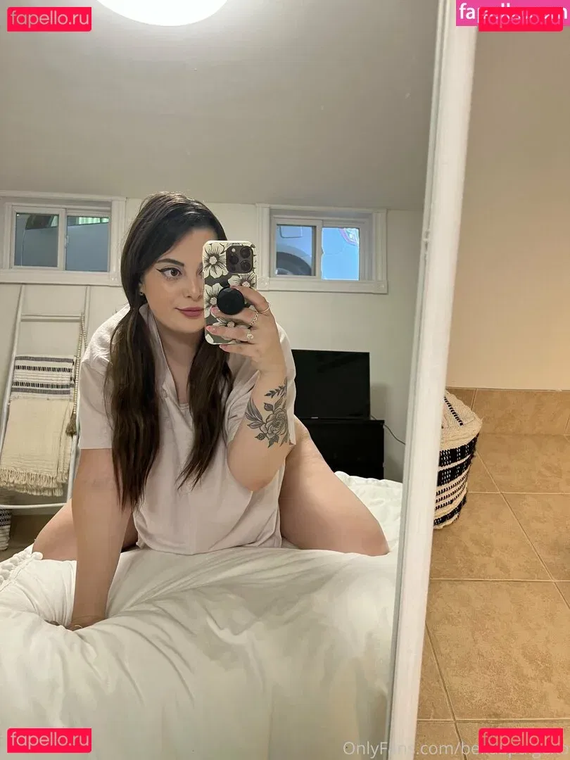 bellaapaigexo Onlyfans Photo Gallery 