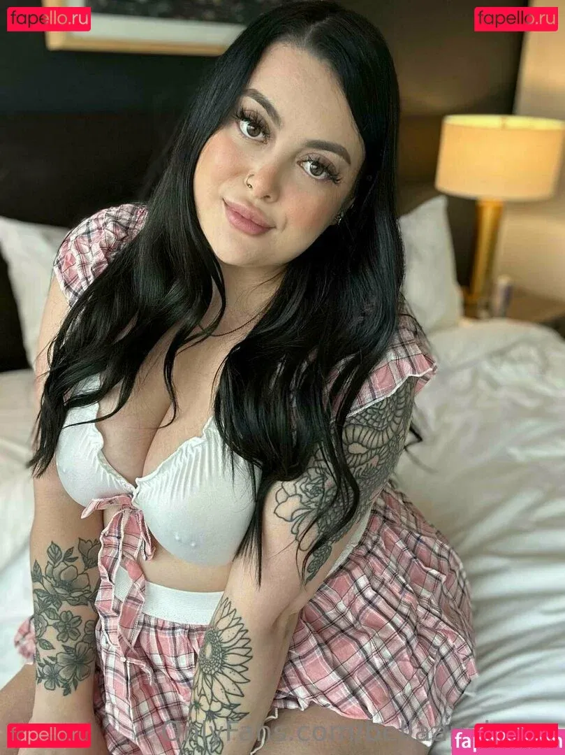 bellaapaigexo Onlyfans Photo Gallery 