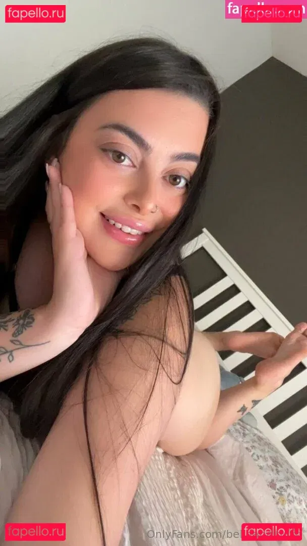bellaapaigexo Onlyfans Photo Gallery 