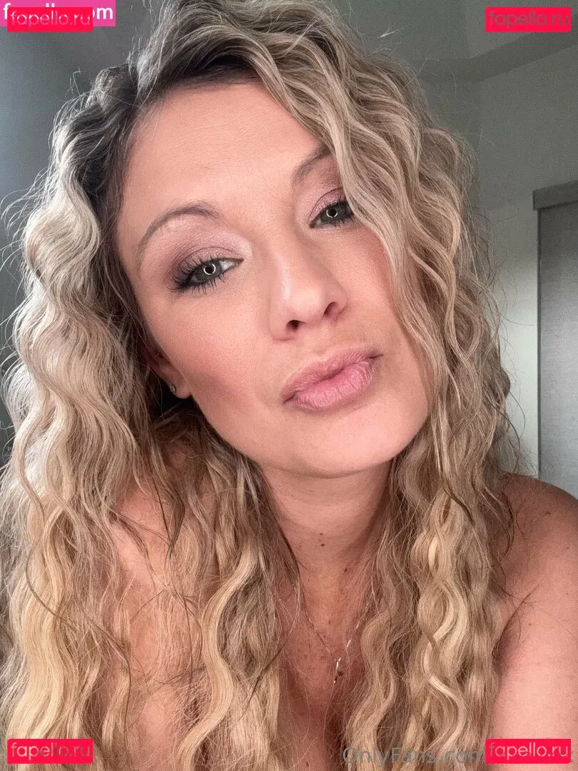 xxelliex Onlyfans Photo Gallery 