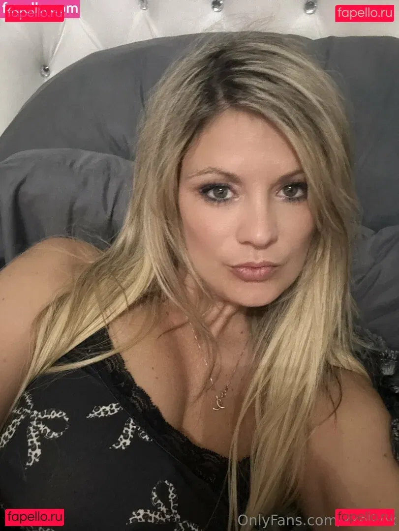 xxelliex Onlyfans Photo Gallery 