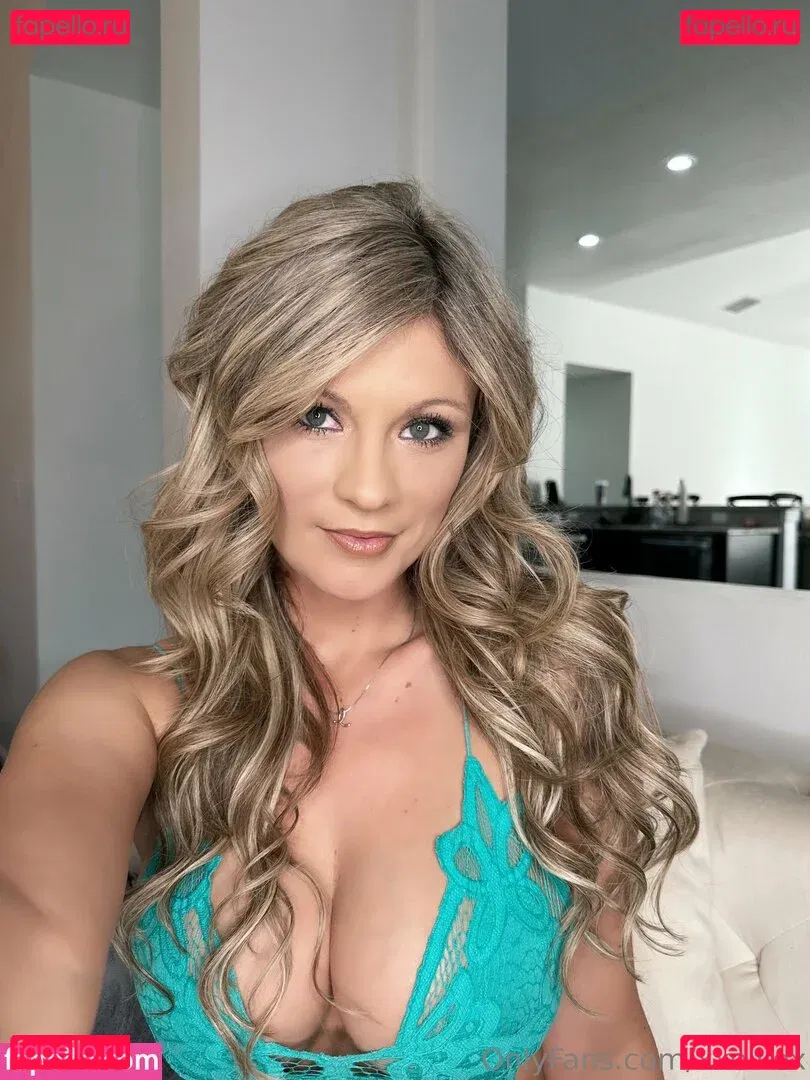 xxelliex Onlyfans Photo Gallery 