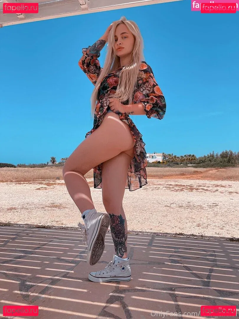 Leah Larsh Onlyfans Photo Gallery 