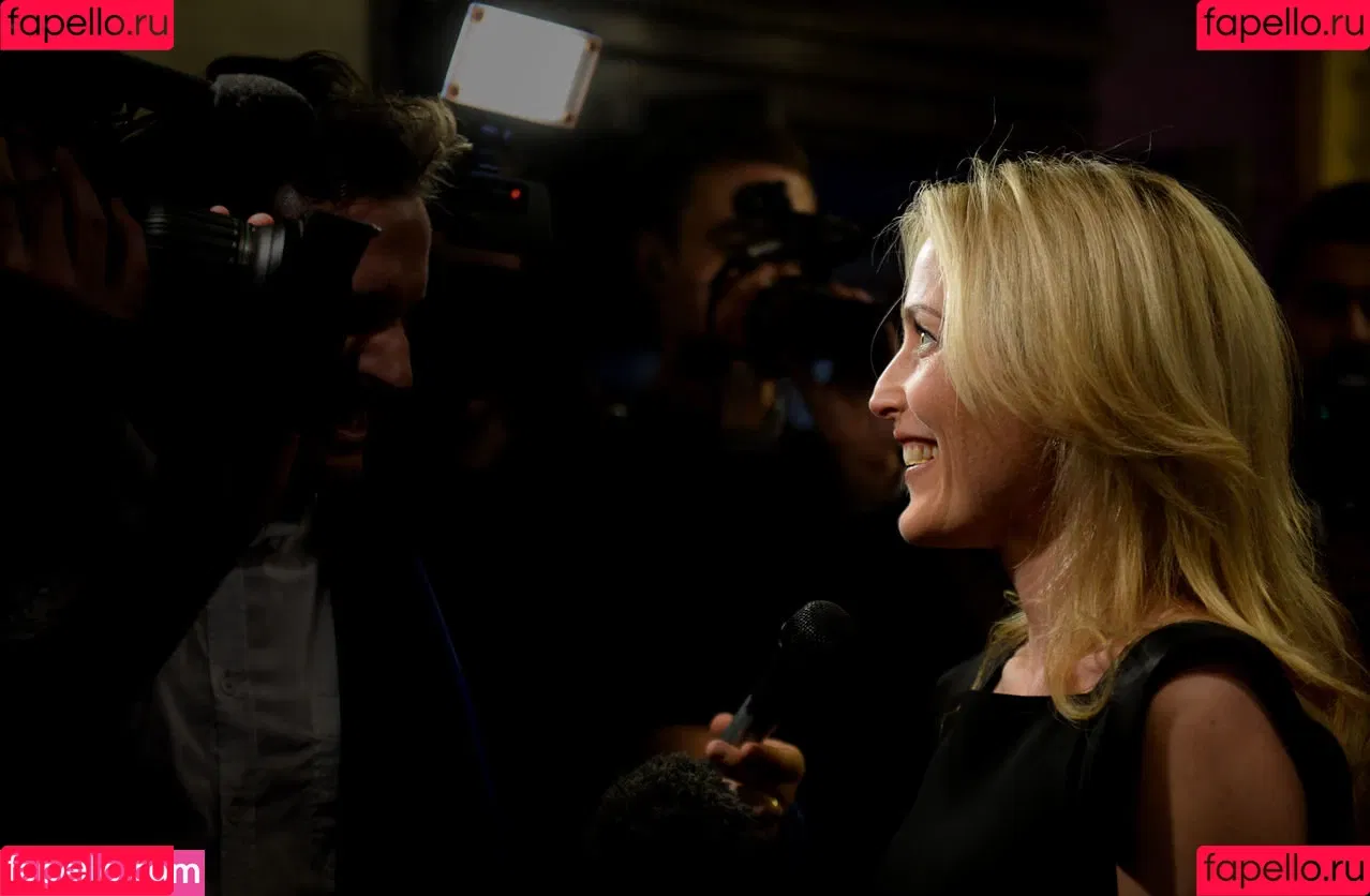Gillian Anderson Onlyfans Photo Gallery 