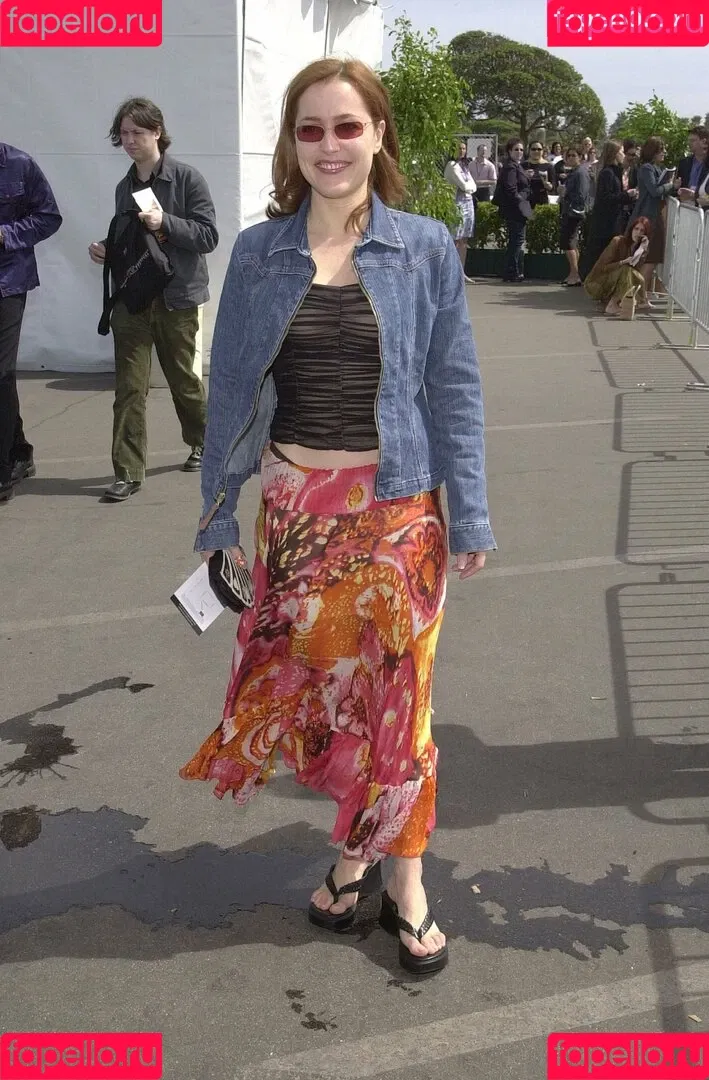 Gillian Anderson Onlyfans Photo Gallery 