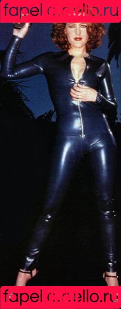 Gillian Anderson Onlyfans Photo Gallery 