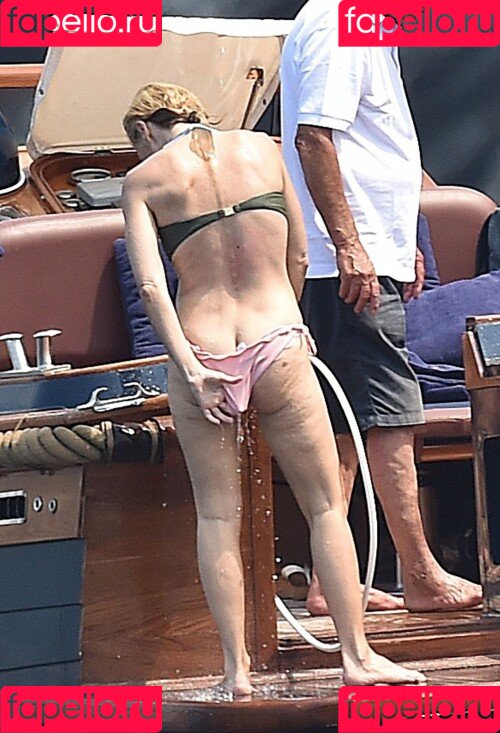 Gillian Anderson Onlyfans Photo Gallery 