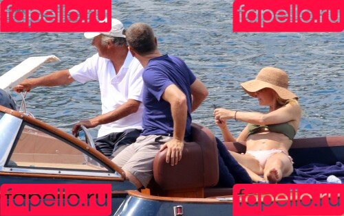 Gillian Anderson Onlyfans Photo Gallery 